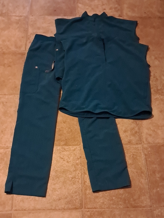 Figs Pants - Figs Women's Straight Leg Scrub Set in Teal
